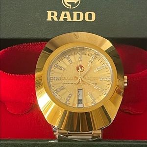 ****RADO GENTS WATCH****BOX AND CLUFF LINKS